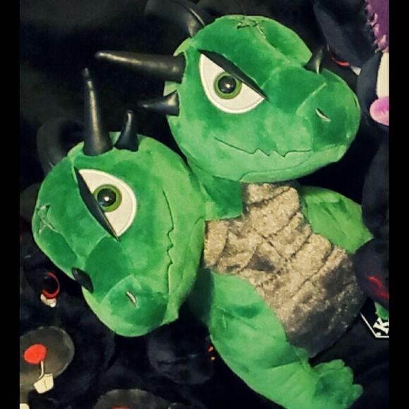 Killstar Kreepture Green Two-headed Dragon Plush - Picture 2 of 2